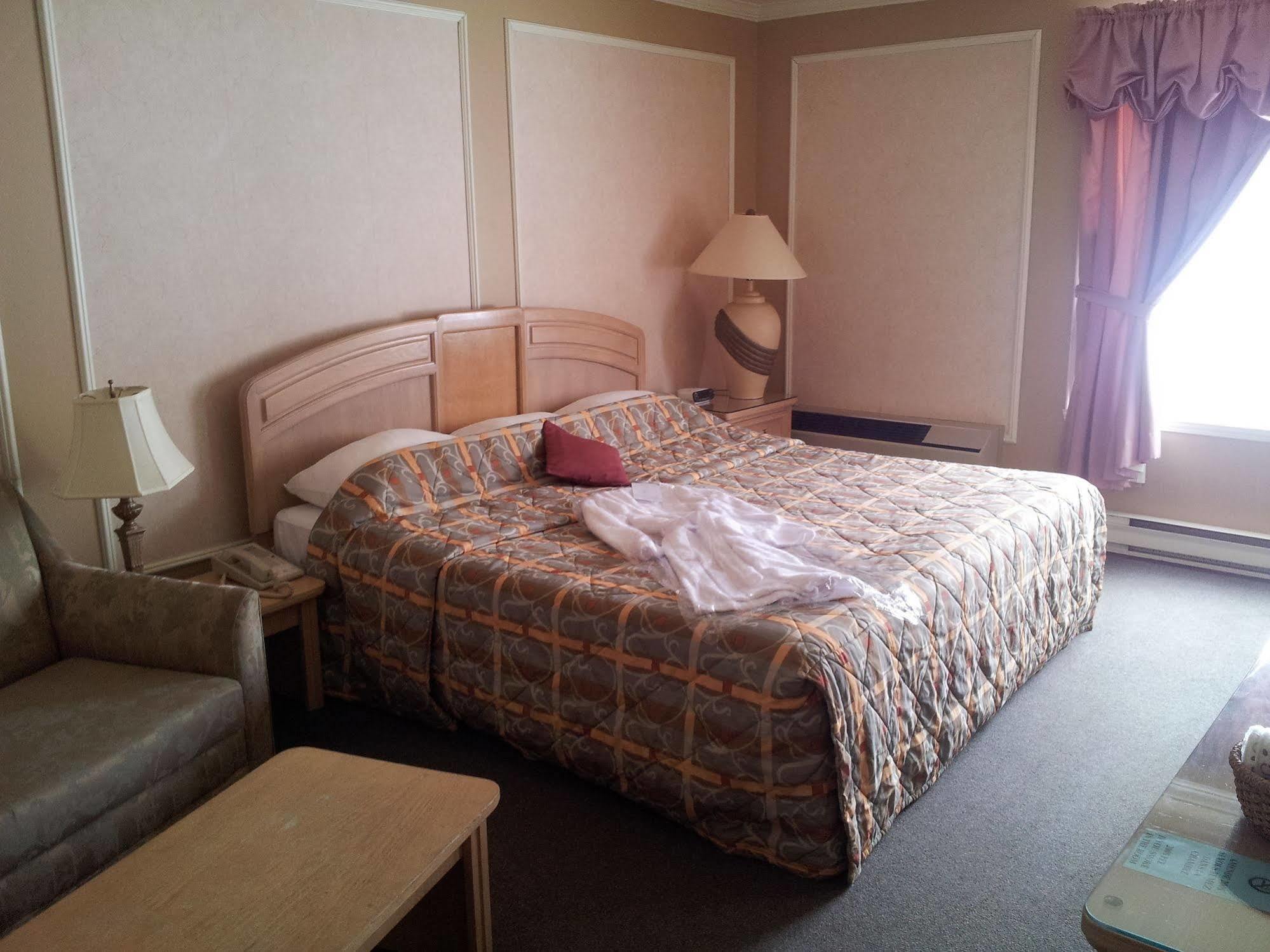 Hotel Travelodge By Wyndham Victoriaville Exterior foto